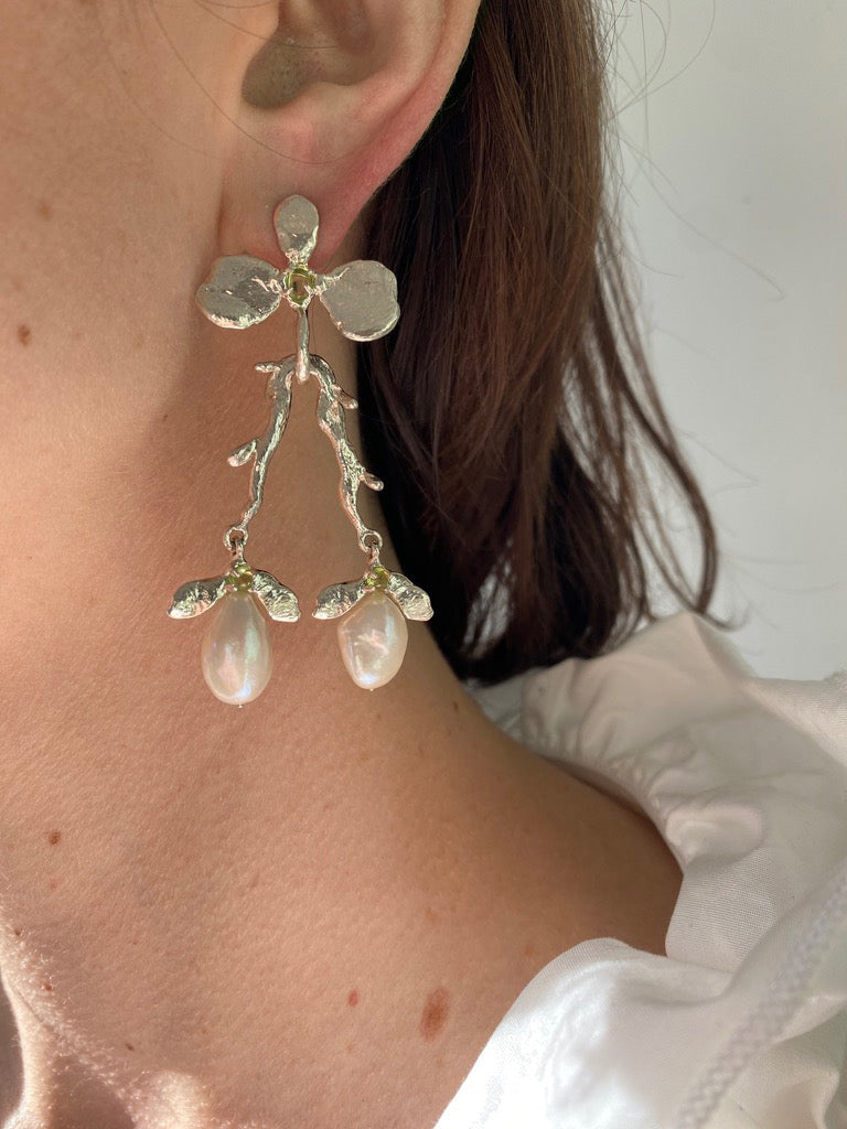 Ora-c - prickly trillium // silver earrings