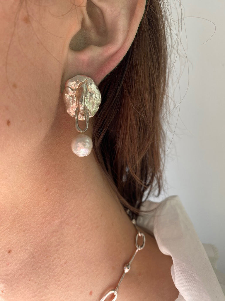 Ora-c - mother Aegis // silver earrings